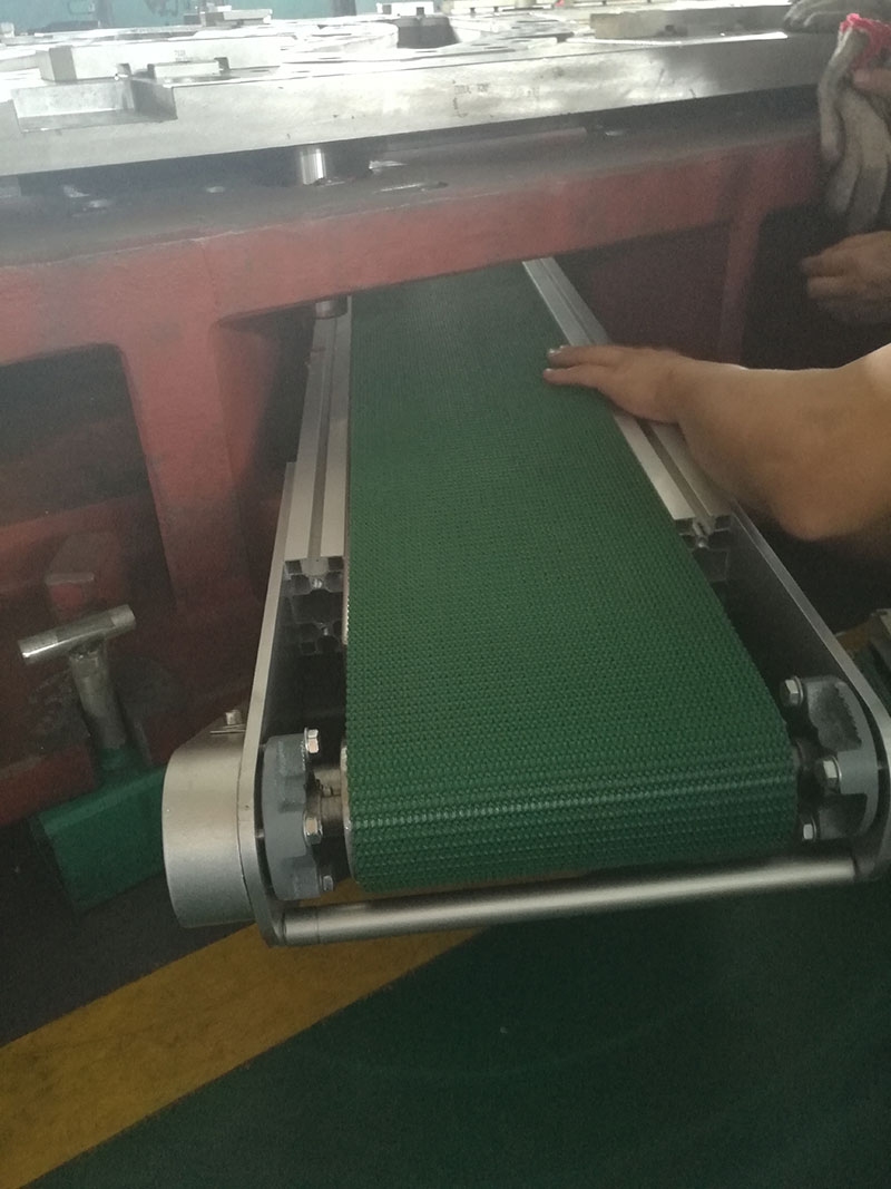 沖壓模具廢料輸送線