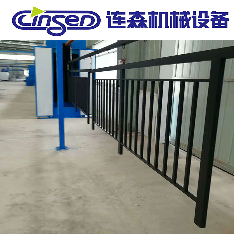 護欄噴涂吊掛式烘干現場